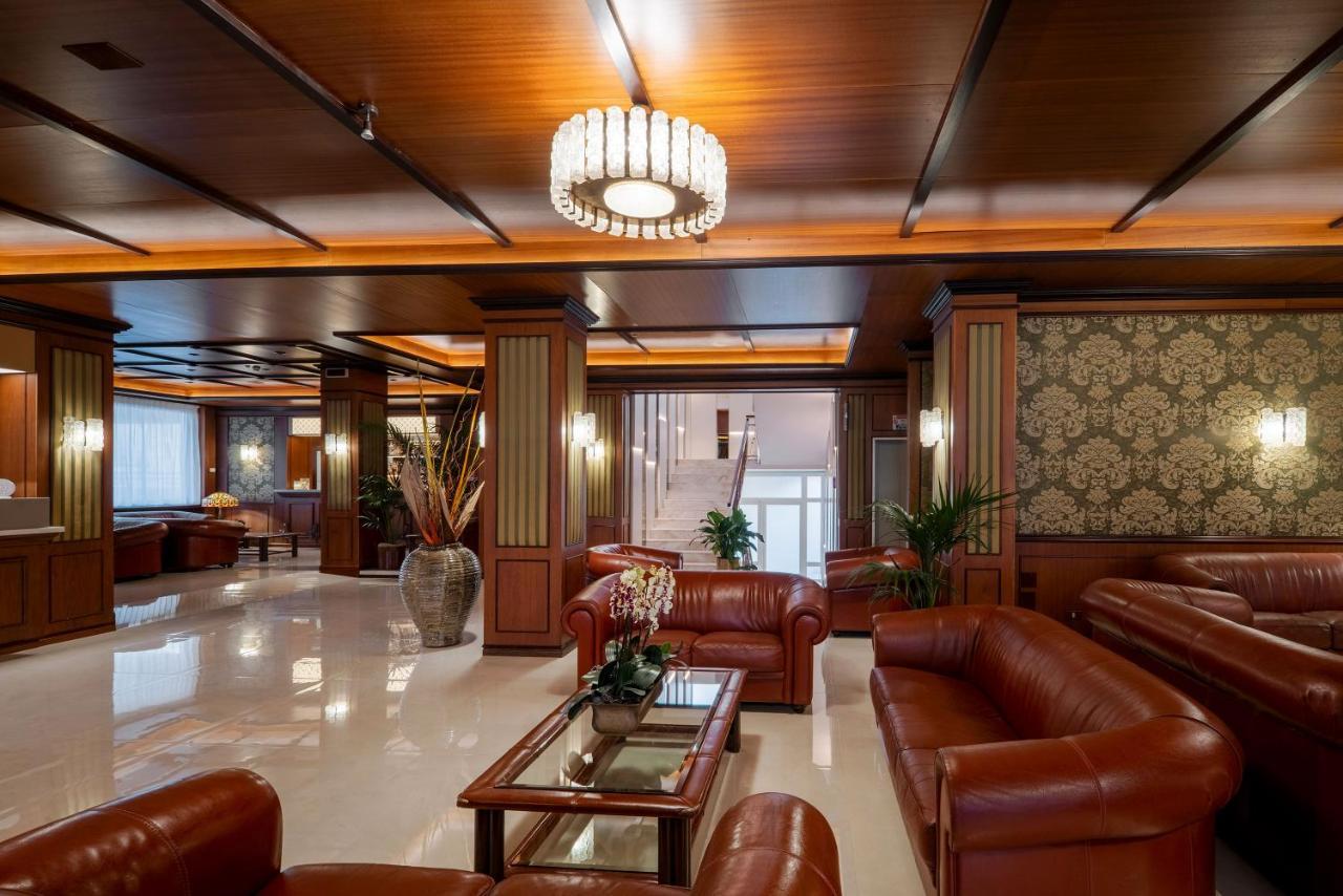 Hotel Delle Palme Лечче Экстерьер фото