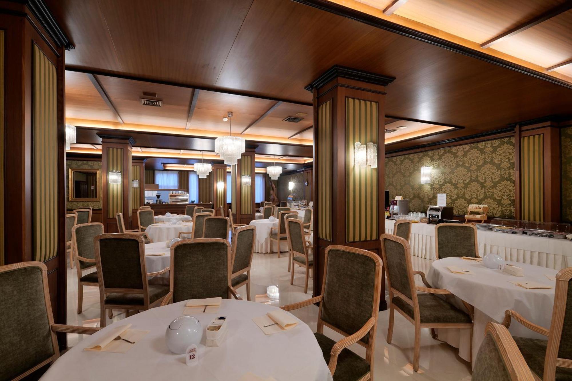 Hotel Delle Palme Лечче Экстерьер фото