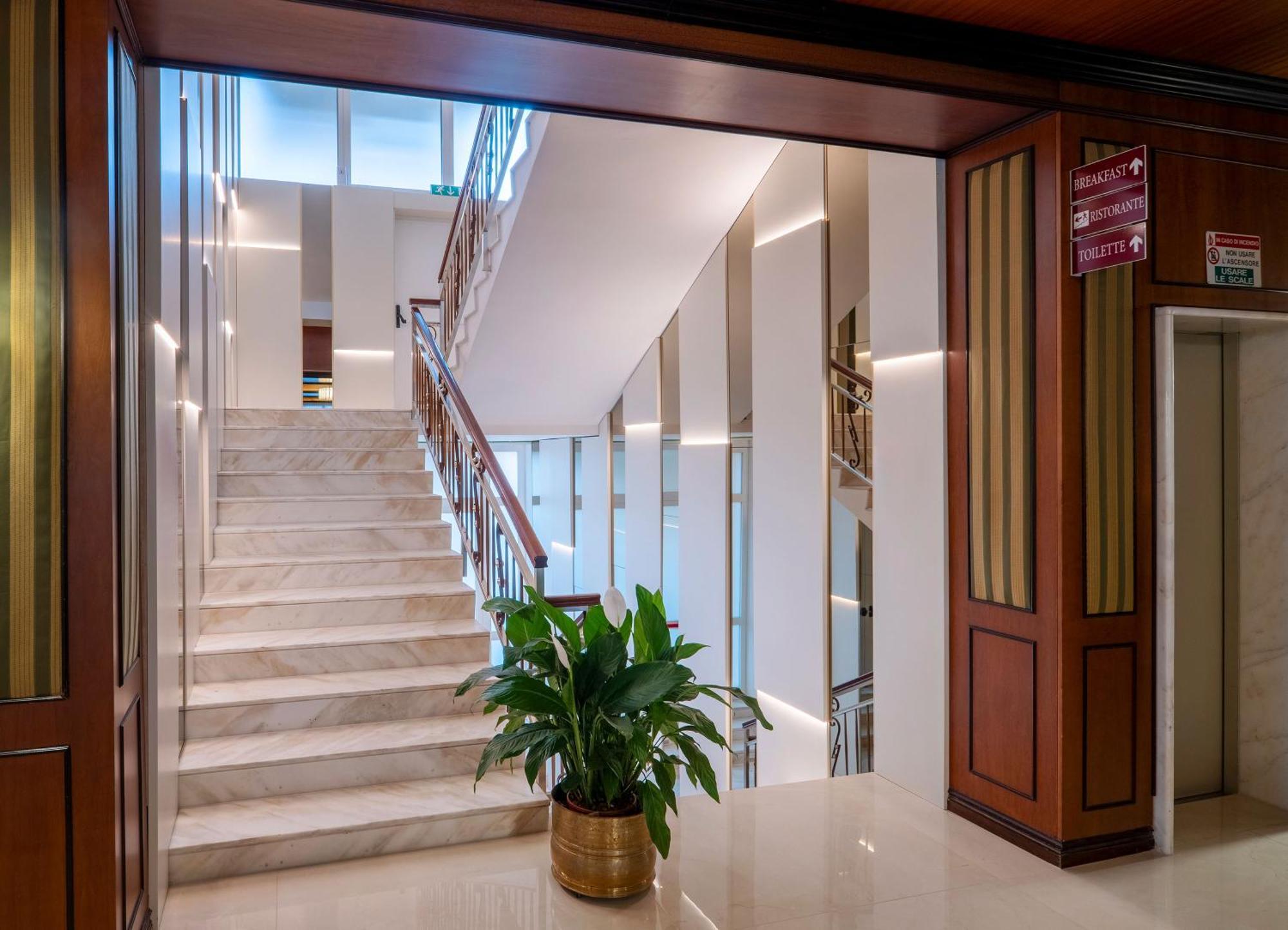 Hotel Delle Palme Лечче Экстерьер фото