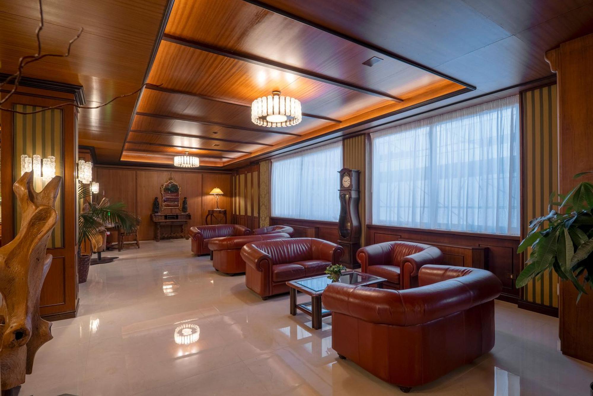 Hotel Delle Palme Лечче Экстерьер фото
