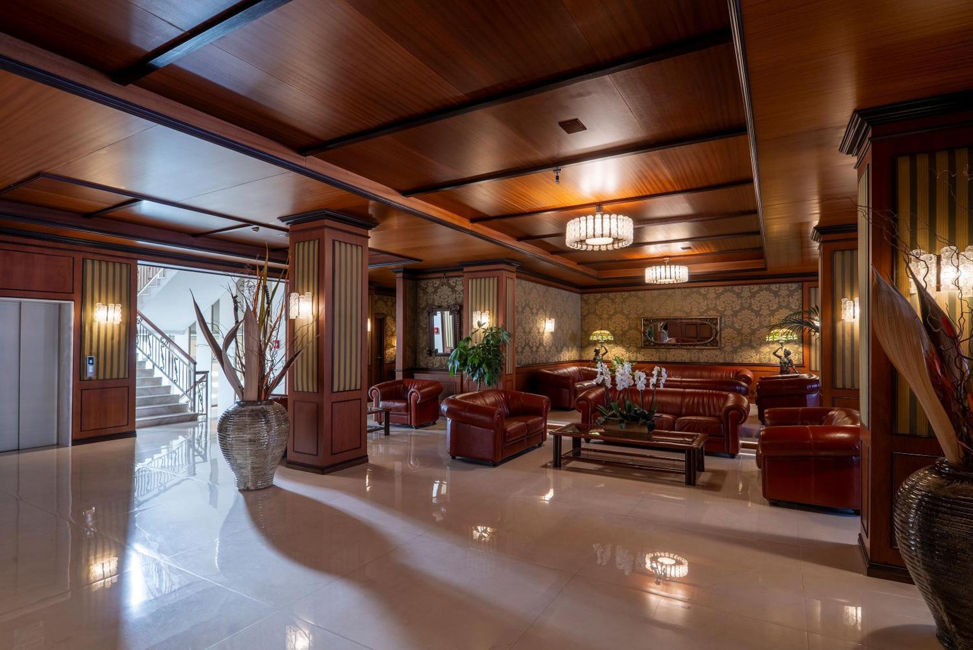Hotel Delle Palme Лечче Экстерьер фото