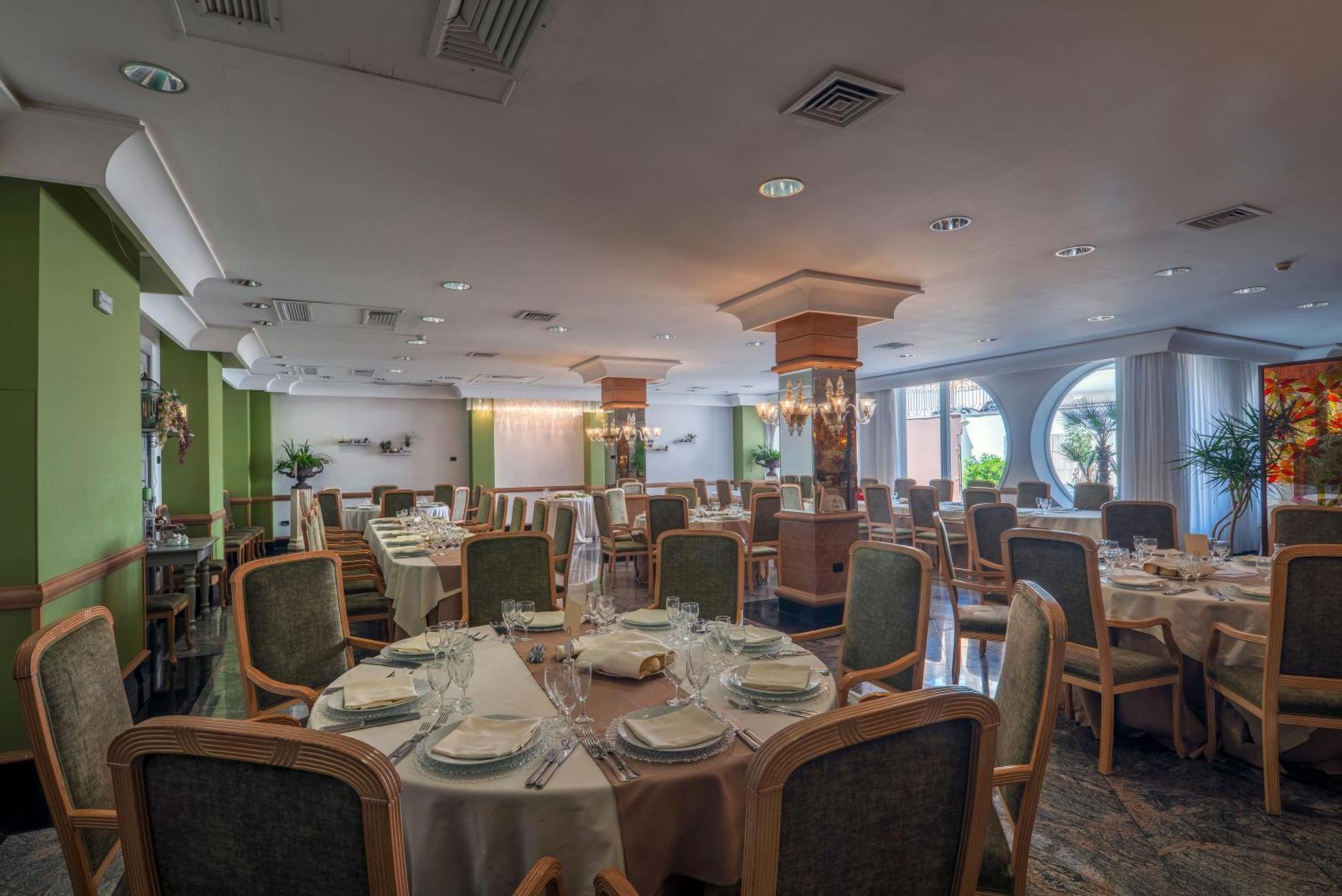 Hotel Delle Palme Лечче Экстерьер фото