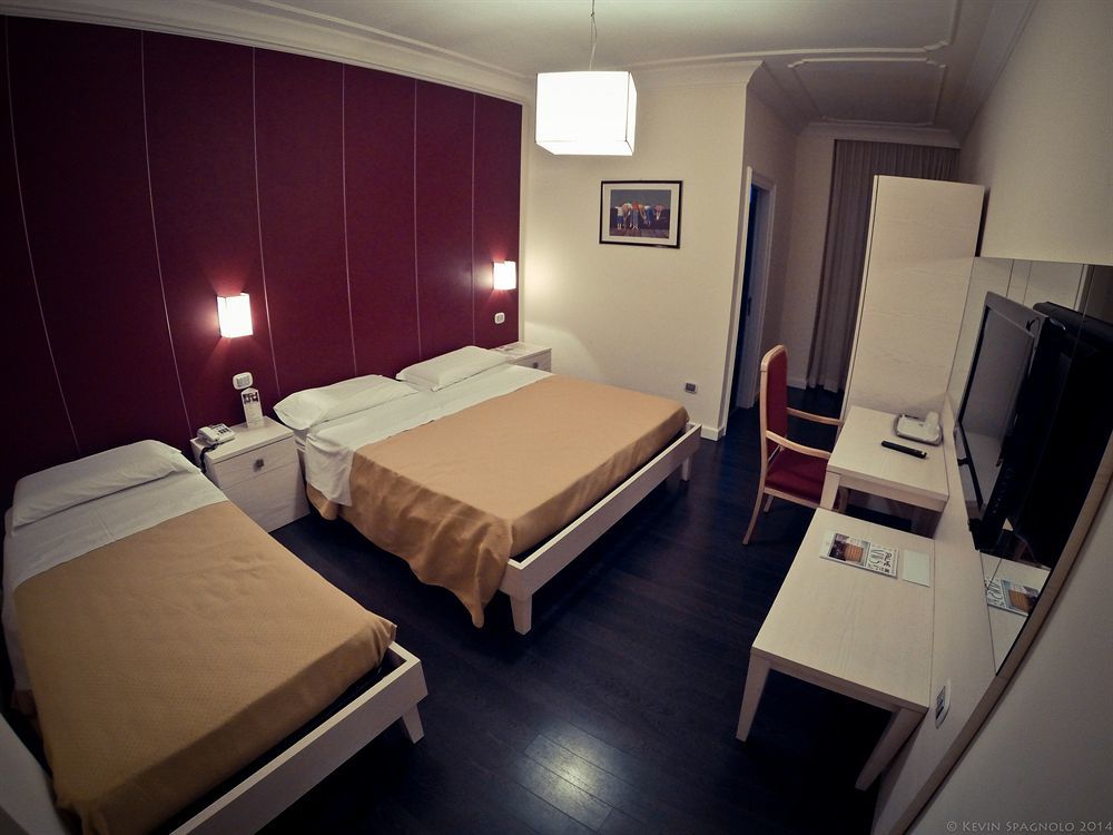 Hotel Delle Palme Лечче Экстерьер фото